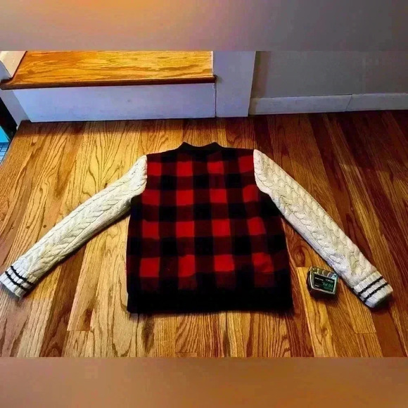 FOREVER 21 - Red and Black Plaid Jacket with
Sweater Sleeves - Medium - Picture 11 of 12